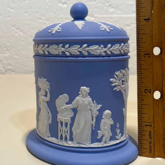 Wedgwood Blue Jasperware Lidded Jar with White Motif - Picture 10 of 11